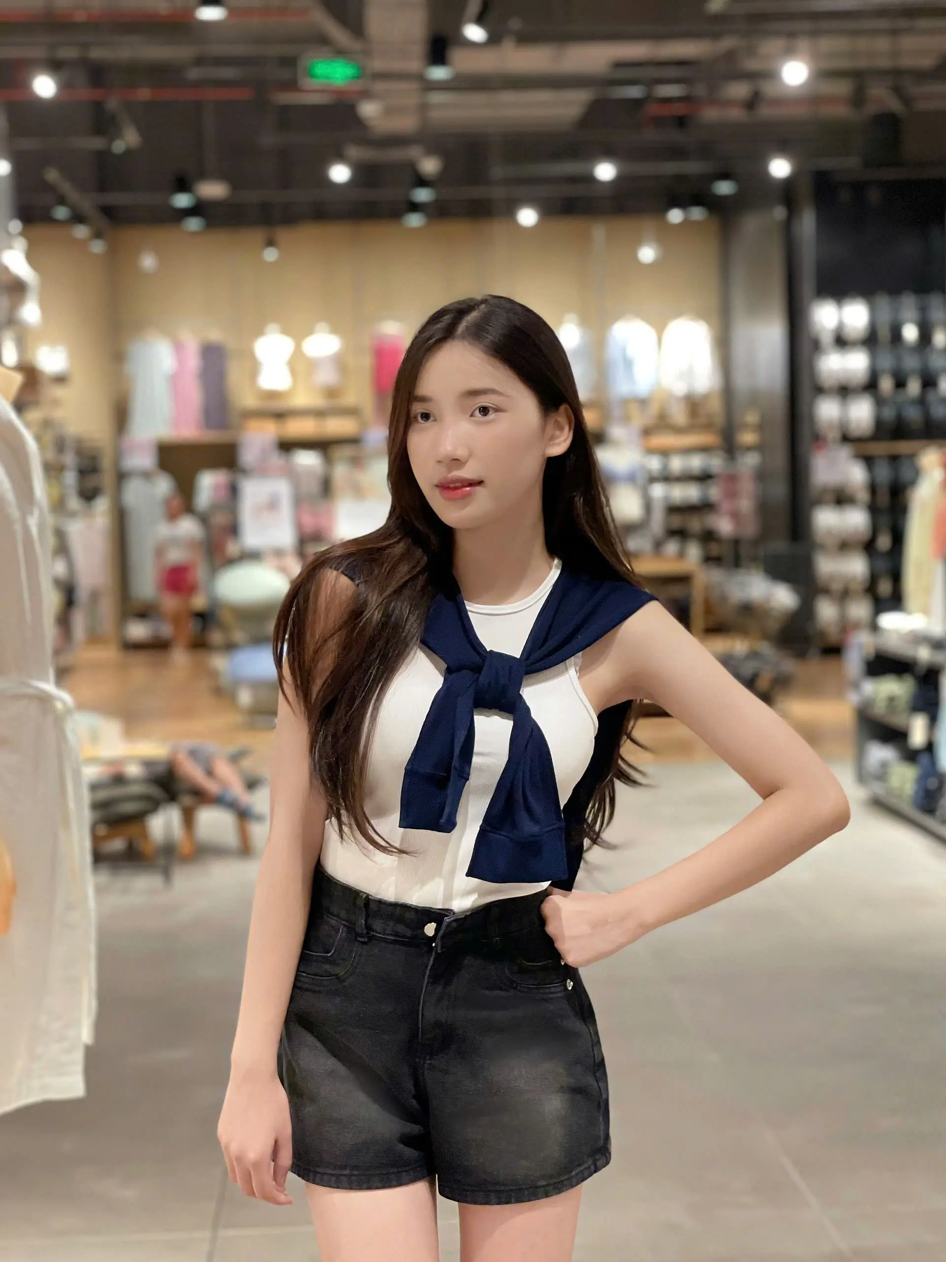 Quần Short Jeans Nữ, Cạp Cao, Lưng Cao, Ôm Eo, Hottrend - SIÊU HACK DÁNG