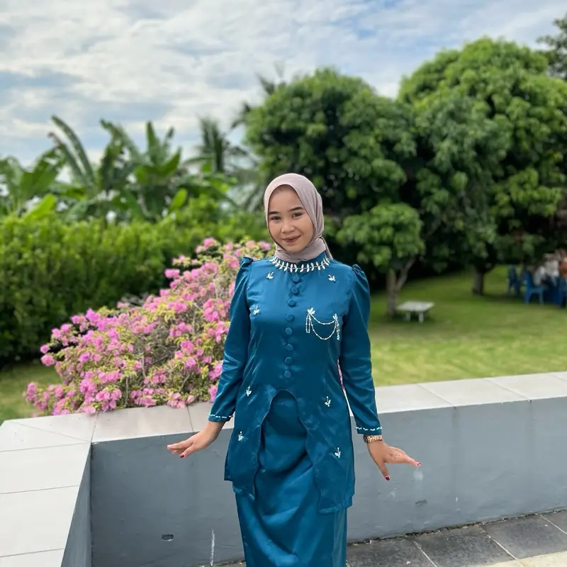 Emerald blue + rok satin