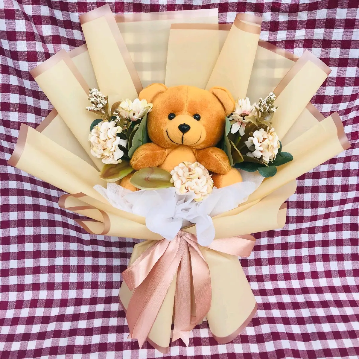 BUKET BONEKA / BUKET BUNGA BONEKA / BUKET BONEKA WISUDA / BUKET BONEKA ULTAH / DOLLS BUCKET