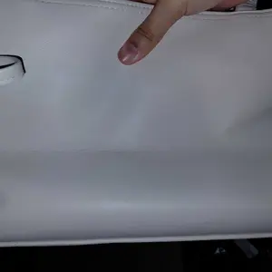 Haruka Tas Wanita Slingbag Momo Totebag Terbaru dengan Desain Elegan dan Tali Bahu Nyaman Cocok untuk Berbagai Kegunaan