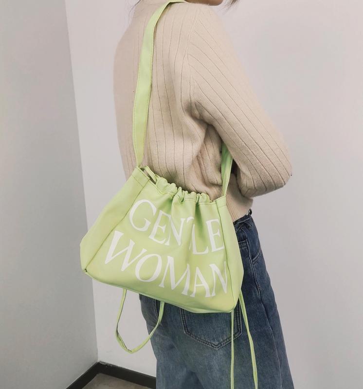Product Introduction of Dumplings bag, soft women, 12*8 inch, available in 9 colors to choose from, Serut bag, can be worn for double shoulder and single shoulder, for women, real right bag color 2