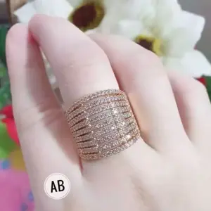 Perhiasan Wanita Cincin Titanium Mewah Motif Rose Gold Permata Cantik Terbaru 2025