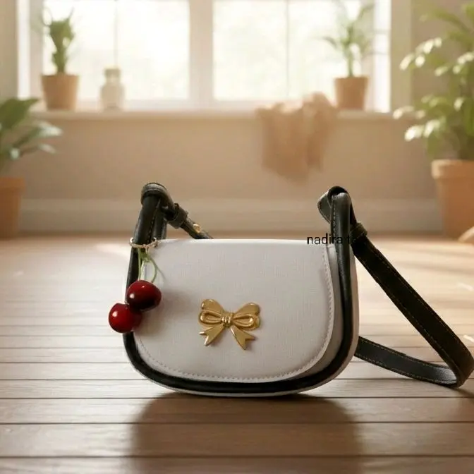 NAWA PUTIH HITAM CERY