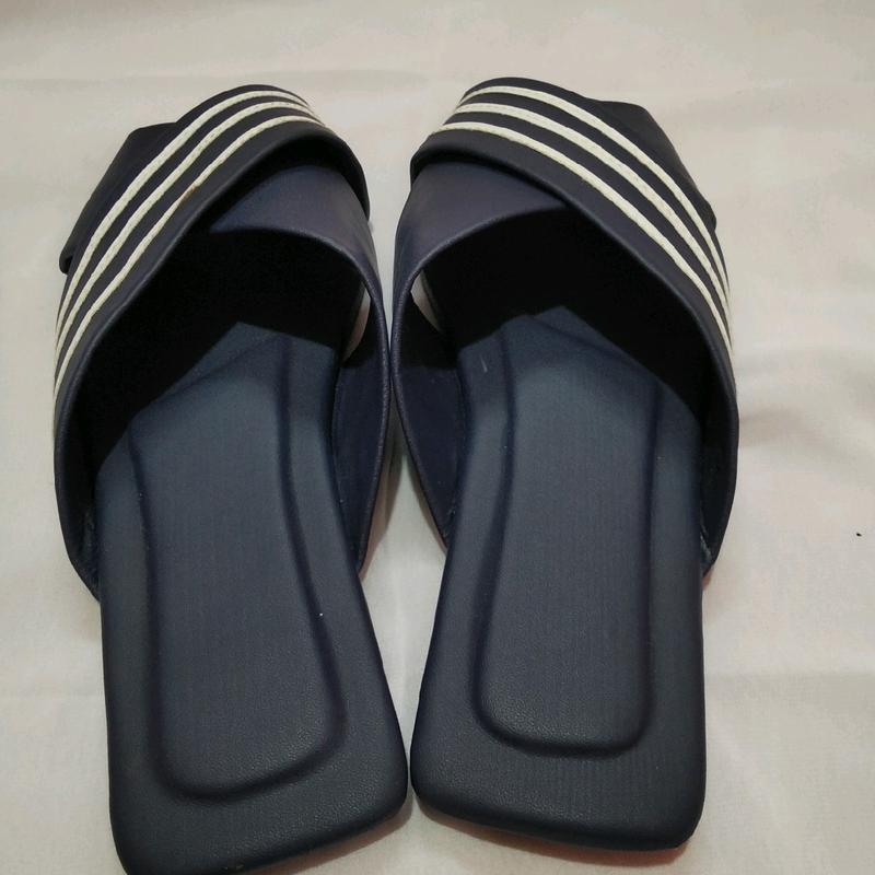 DNF store - Sandal Wanita Selop Kekinian~Sendal Terbaru Motif Corak Putih 2024 Shoes Karet 2
