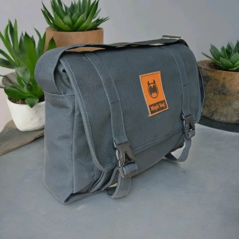 Miqdi Tas Selempang Kuliah Distro Keren Simple Dan Modis Kanvas Pria 8