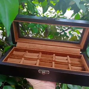 Kotak Cincin Kayu Jati Dark Brown untuk 10 Ring All Size dengan Desain Elegan dan Kapasitas Luas