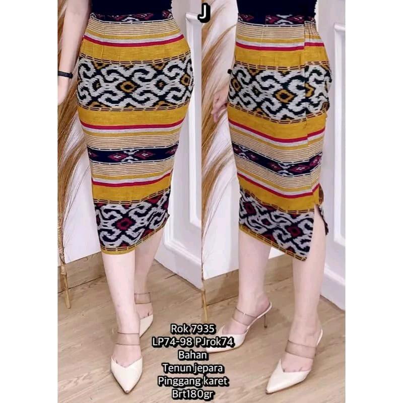 ROK PENDEK SPAN TENUN WANITA ETNICK MOTIF BELAHAN SAMPING 2