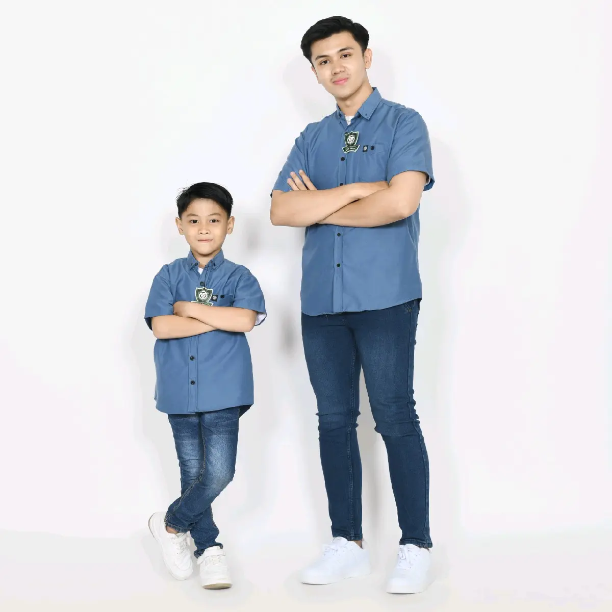 DENIM KEMEJA POLOS COUPLE AYAH DAN ANAK LENGAN PENDEK KEMEJA PRIA DEWASA DAN ANAK WARNA BIRU DENIM Baju Keluarga Katun Santai rok Lembut Panjang Bawahan Pasangan Tangan Atasan Muda Navy Hitam Hijau Merah