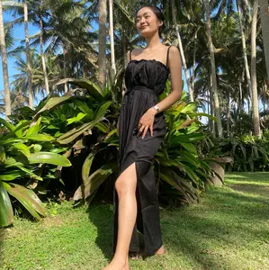 BACKLESS DRESS DRESS PANTAI PANJANG Hitam Rayon