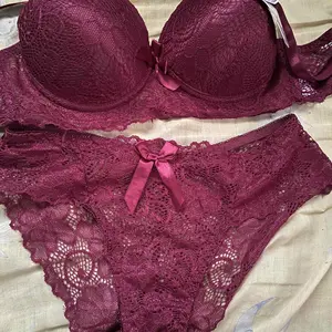 Set Bh  Celana Dalam Wanita Busa Tebal Kawat Cup Kecil Setelan Bra Motif Renda