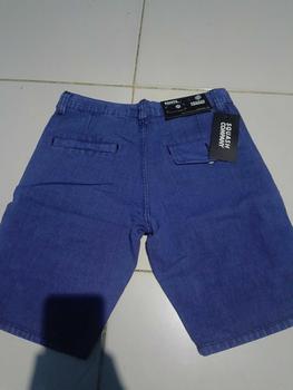 Product Review of CELANA PENDEK KOLOR Celana Jeans Pendek Laki laki Warna Hitam Snow Celana Pendek Jeans Sandwash Pria Premium Celana Pendek Distro Warna Hitam Dewasa from D**t B**a 1