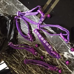 AVVET-  Kalung Kucing Lonceng Hewan Peliharaan Tali Leher Anjing Kecil Lonceng Pet Collar Dog Kitten Adjustable Motif Tapak Kaki Murah