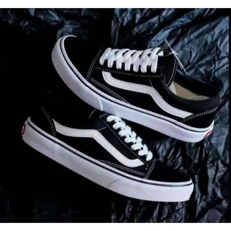 sepatu kets casual pria dan wanita old school bleck white vens list