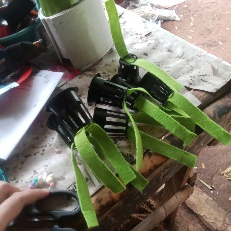 Pot Net dan Kain Flanel untuk Sistem Tanam Hidroponik dengan Ukuran Netpot 5Cm dan Panjang Kain 25Cm - Tanaman 2