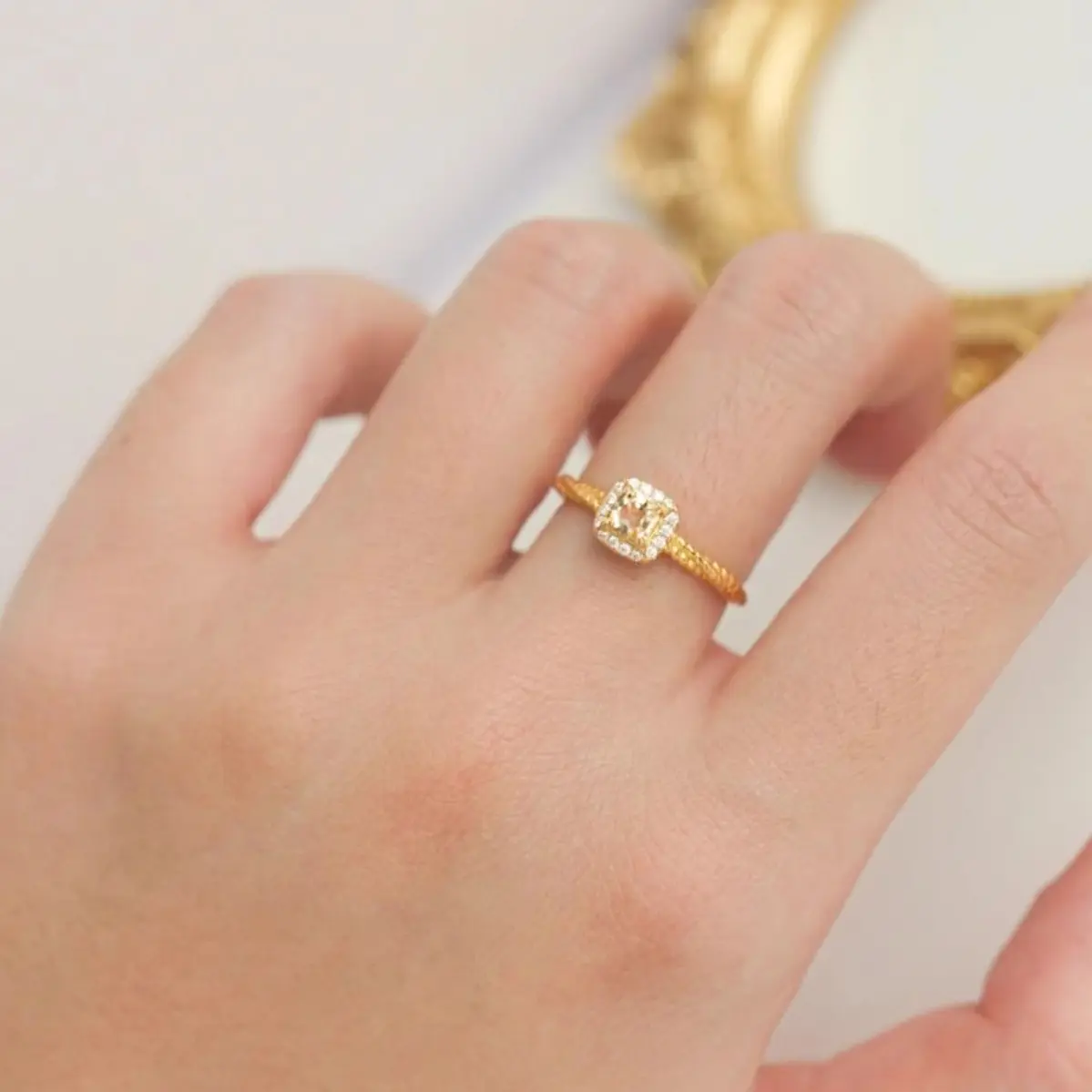 Sugar Topaz Gem Yellow Diamond Fried Dough Twists Opening Ring Feminine Fashion Versatile Ring Handwear Birthday Party Gift toi  et  moi  ring