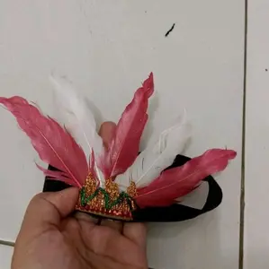 aksesories kepala merah putih, gelang tangan dan gelang kaki juga 1 set.