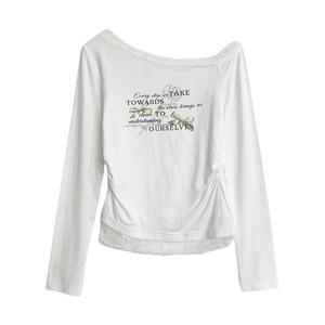 Korean style women's white long-sleeved T-shirt, one-shoulder off-shoulder top, lace-trimmed printed off-shoulder neckline, unique and beautiful design, fashionable off-shoulder top for autumn 2025 3349