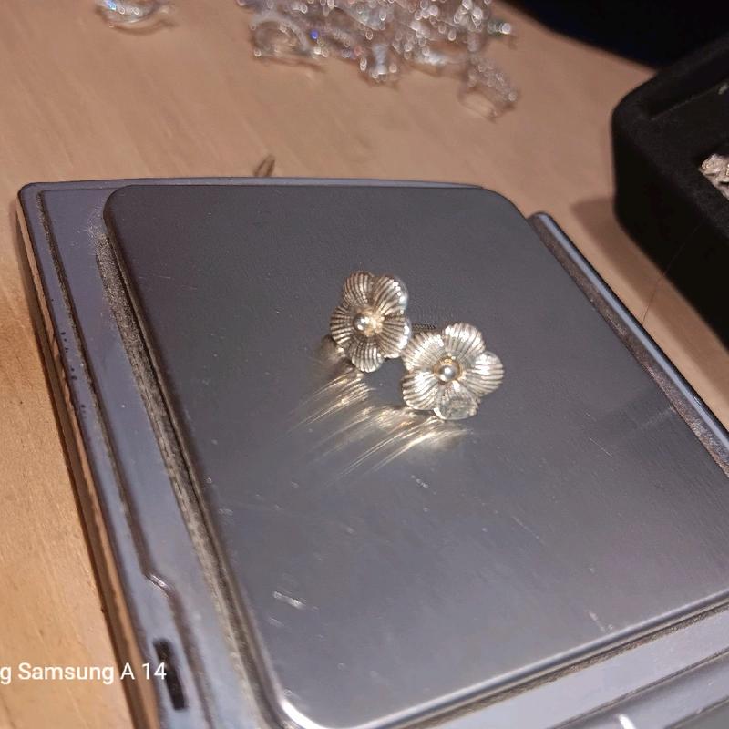 anting giwang bunga kopong 2