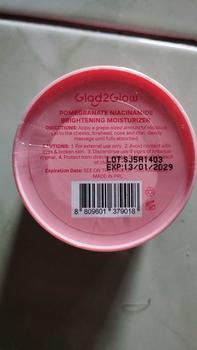 Product Review of GLAD2GLOW POMEGRANATE 5% NIACINAMIDE BRIGHTENING MOISTURIZER from S**a 3
