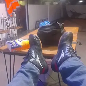 GLVIU Momentum Sepatu Volly Size 38-44 Sepatu Olahraga Bulutangkis Basket Pria Wanita