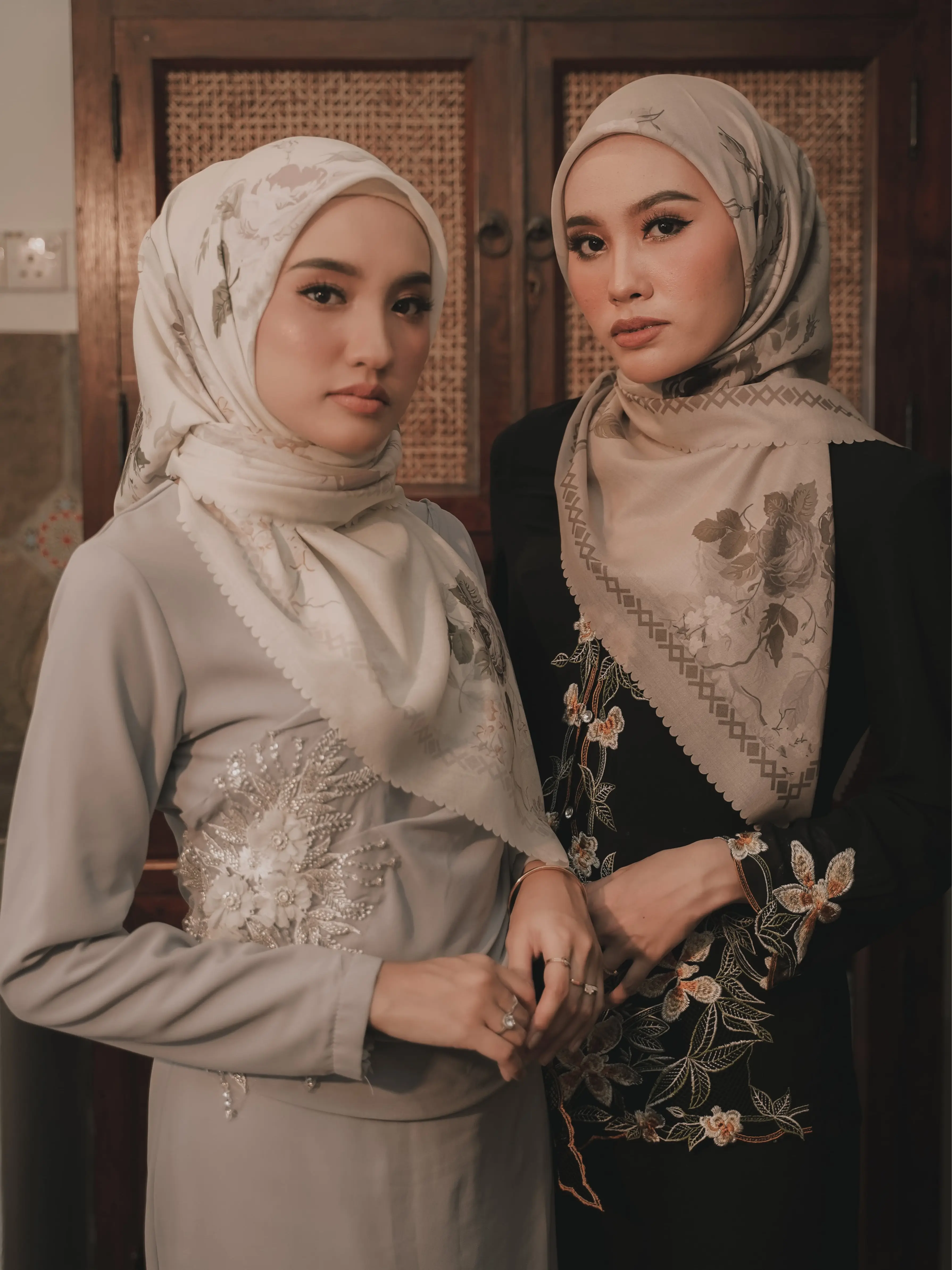 PRINTED SCARF ROSES IN BLOOM BY QALB ZAHARA