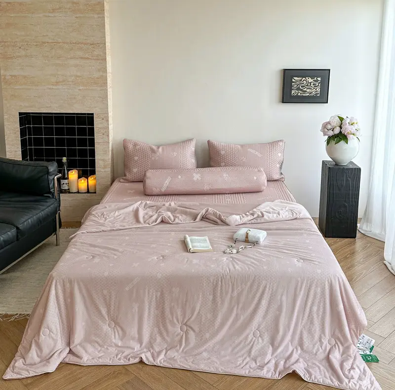 Full set trọn bộ 5 món chiếu băng lạnh kèm chăn thun lạnh hoạ tiết tim nơ Mark.cross 3
