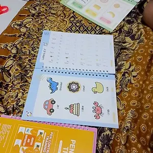 Paket 5 Buku Latihan Menulis Anak Alur Cekung untuk TK PAUD, Pen Control Training, Alfabet Inggris, Angka, Matematika, Bentuk dan Menggambar, Bisa Ditulis Berulang, Termasuk 1 Pena dan 10 Isi Ulang Pulpen