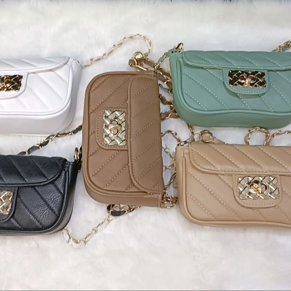 Tas Selempang Lucu Wanita Terbaru dari Bahan Kulit Sintetis Premium