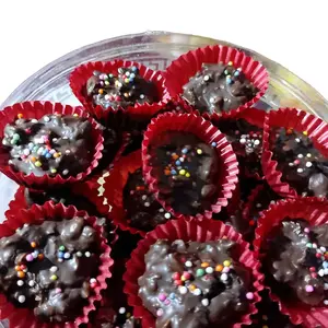 coklat kacang, kemasan toples 500grm,renyah, gurih dan manis, asli  coklat kacang Camilan Chocolate