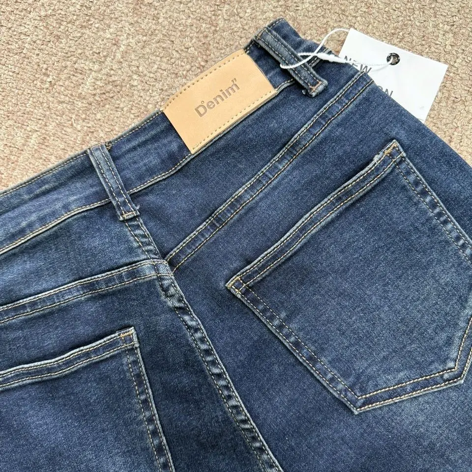 QUẦN JEAN NỮ QC CHẤT CO GIÃN ỐNG XUÔNG XANH ĐẬM FORM CƠ BẢN CHẤT JEAN MỀM 90077 | BigBuy360 - bigbuy360.vn