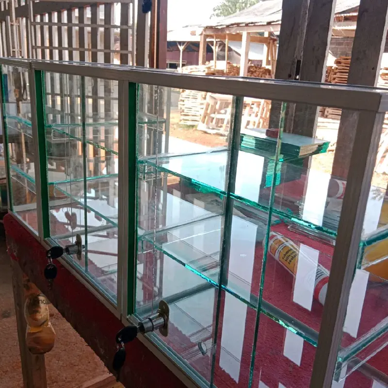 etalase tempat obat.  serbaguna buat tempat mekup bisa. kotak penyimpanan 0