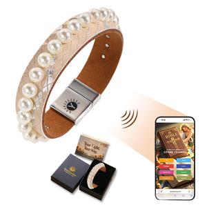 Youtysunny Calidad Premium NFC Versículo Bíblico Pulsera Cuero Elegante Perlas Hecha a Mano – Regalo Fe Viernes Negro Mujeres, Envía Versículos y Música por Estado de Ánimo para Calmar Emociones y Promover Sanación Espiritual, 10+ Idiomas, 20+ Biblias, Resistente al Agua, Sin App&Cargar, Duradera