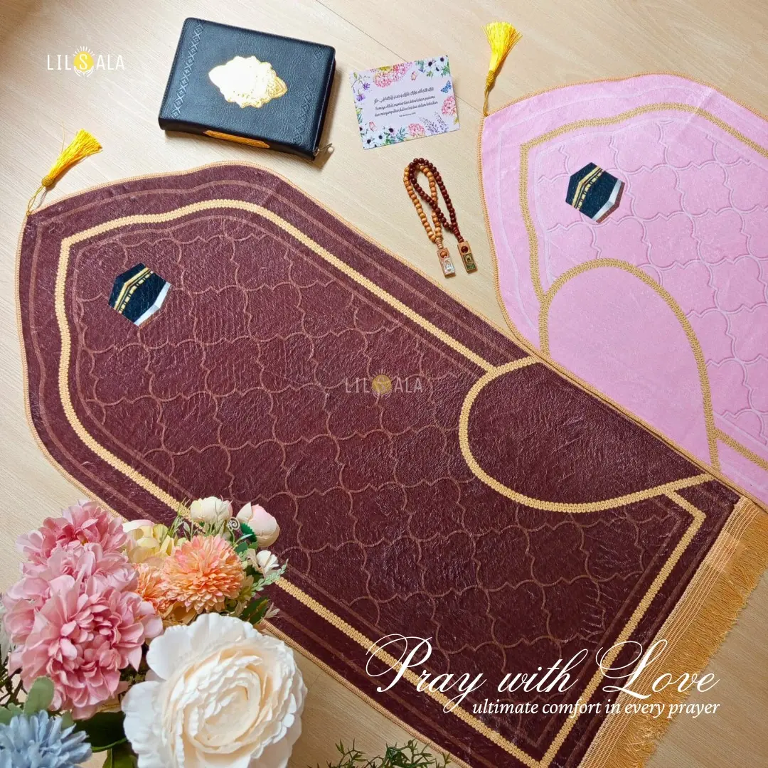 Sajadah Couple Lembaran Rafa Love Velvet – Motif Kabah & Love | Antislip + Rumbai Emas + Free Tasbih Kayu 33