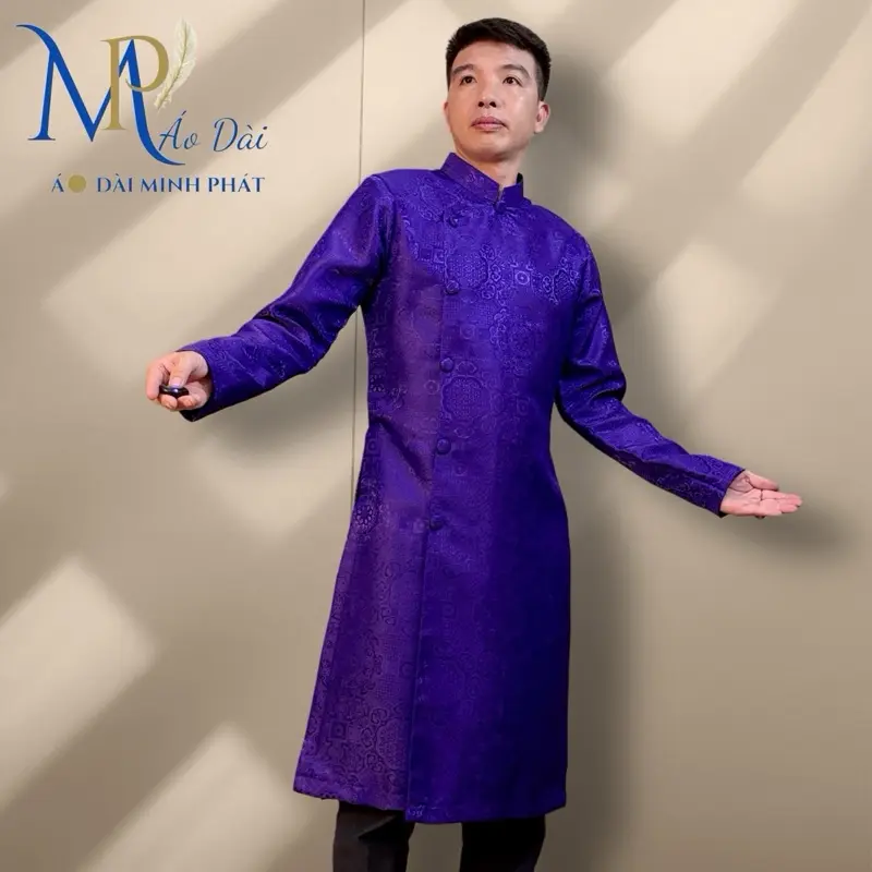 Áo Dài Nam Vải Gấm Hoạ Tiết ẩn trên áo, đơn giản sang trọng với nhiều mầu phú hợp với các lựa chọn Guu ăn mặc của nhiều người. 1