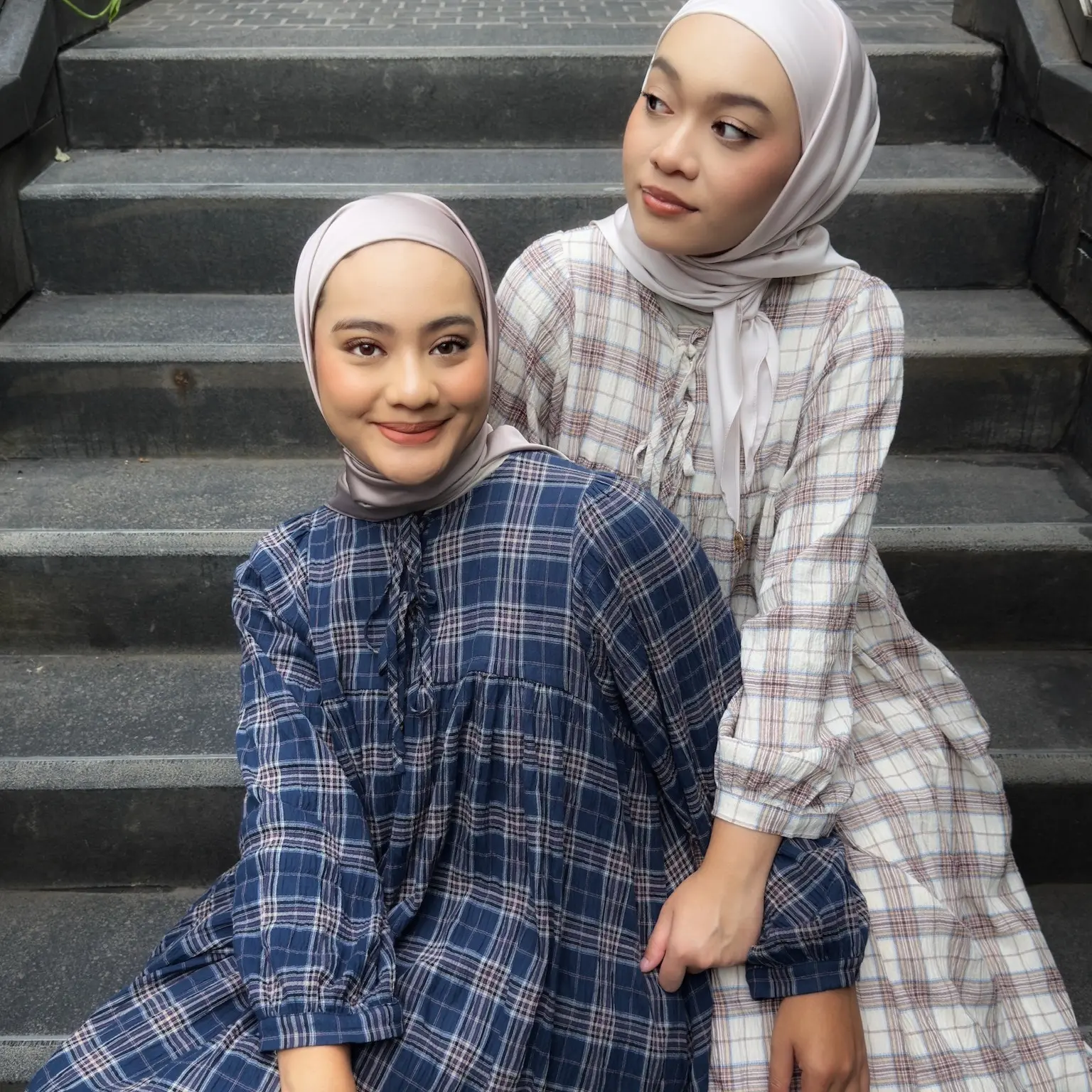 Lara Midi dress Plaid series with puff sleeves, ribbon tie details and 2 pockets