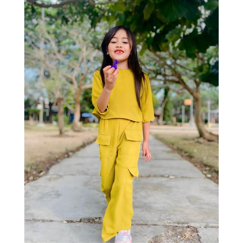 Product Introduction of ONE SET SETELAN BAJU CELANA CARGO CROP GEMPI ANAK 2-12 Tahun model terbaru 2023 Polos 4