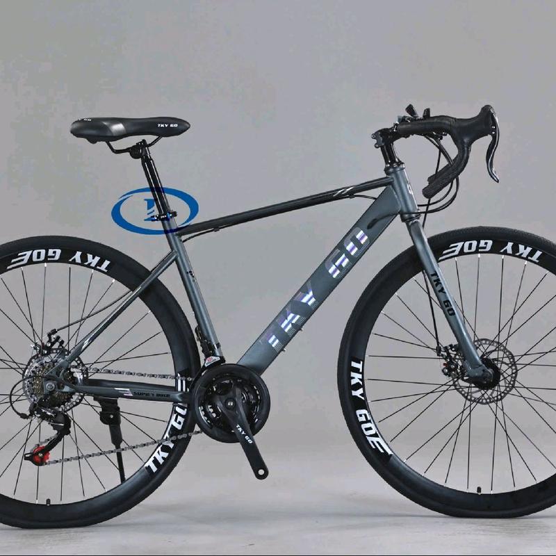  xe đạp thể thao xe đạp đua  tay lái cong. Khung hợp kim thép nhẹ . bánh 700 . bộ chuyển động 3 đĩa trước  7 líp sau 21 tốc độ 