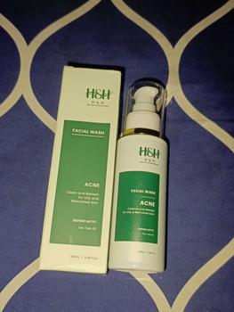 Product Review of HNH Facial Wash Acne Glow - Sabun Cuci Muka Gentle untuk Kulit Berminyak & Berjerawat from C**l A**a 0