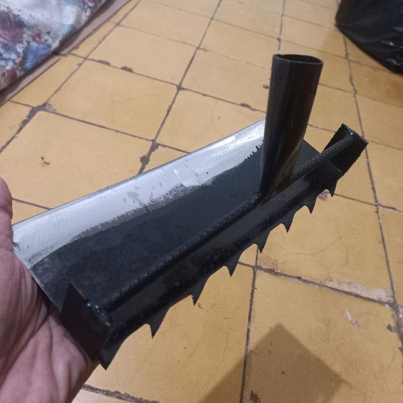 CANGKUL RUMPUT BAJA ASLI / CANGKUL GARUK RUMPUT LIAR 1