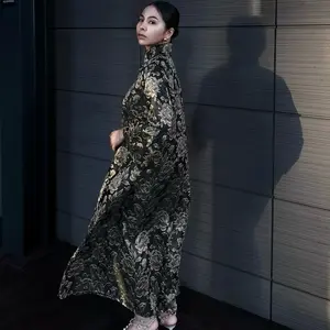 Dress Jacquard Motif Embos Lengan Balon Elegan dengan Desain Mewah dan Detail Bordir yang Menawan