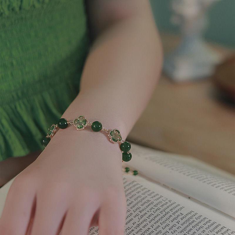 Product Introduction of H-girl888 High & quality COD Gelang giok serut hijau bunga titanium Gelang Four Leaf Grass Bracelet 2024Perhiasan Titanium Bracelets Daisy 2