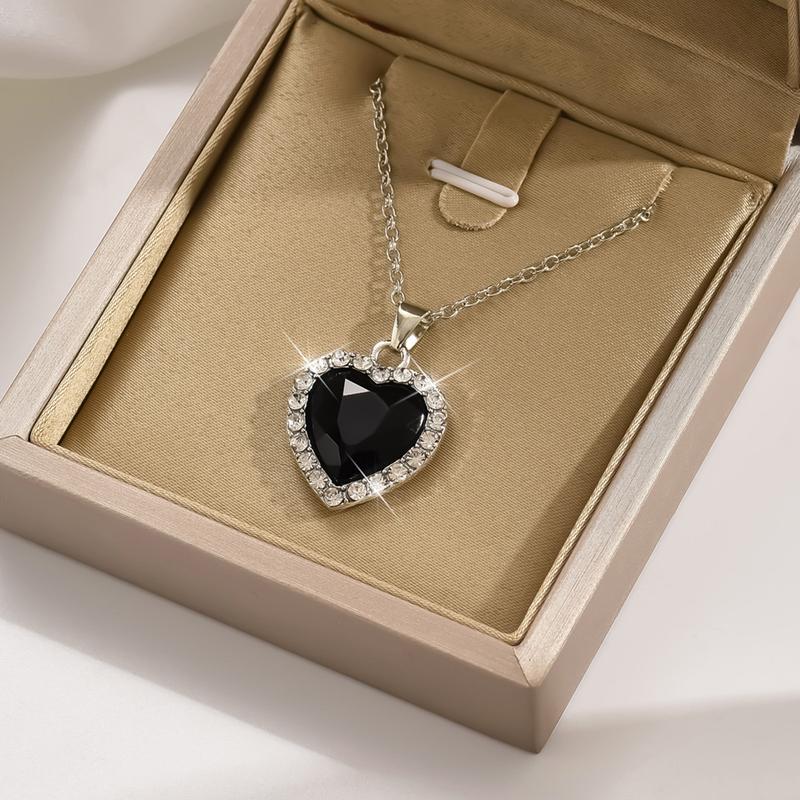 Product Introduction of Fashion Wholesale Heart-Shaped Pendant Necklace Full of Diamonds Cross-Border Best Seller in Europe and America 9