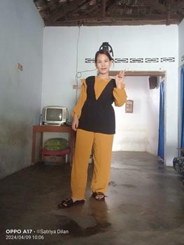 Product Review of One set  wanita deora premium set rompi cringkel airflow from S**a D**n 0