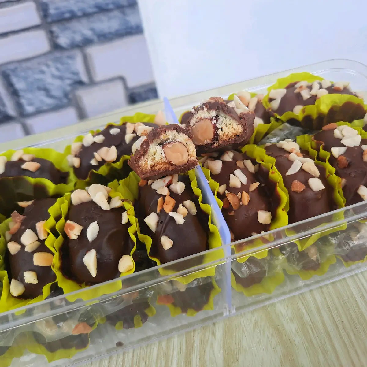 Almond London Chocomilk Mix Darkchoco Cookies