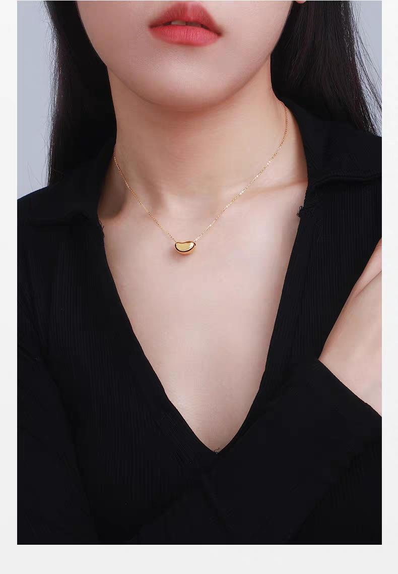 Product Introduction of 【Chow Tai Seng】18K Au750 Gold Bean Beads Minimalist Daily Fashion Jewelry Necklace 5
