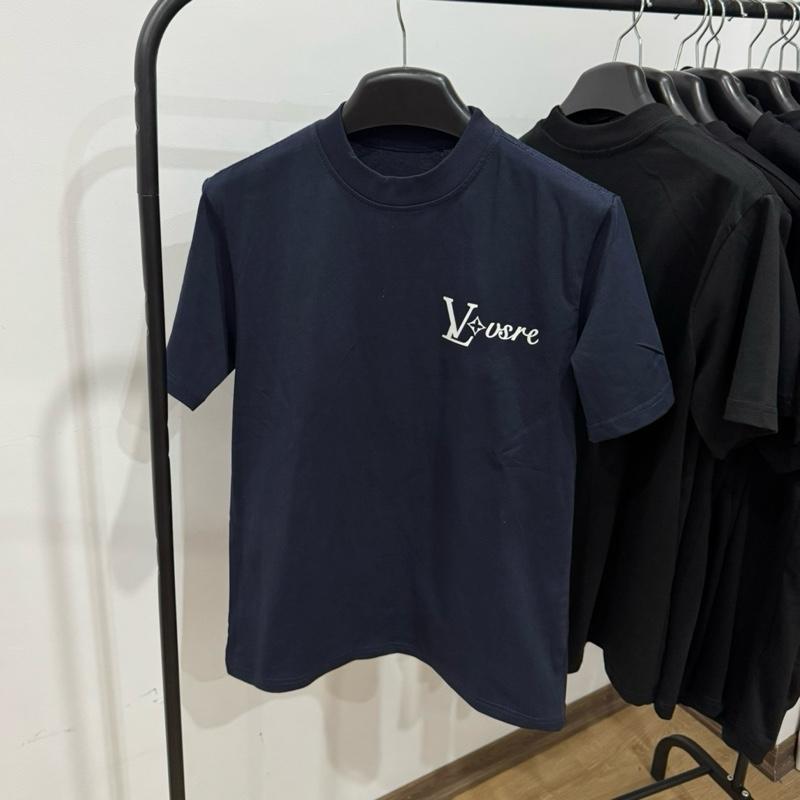 Áo Phông Nam Nữ Luônn Vuii Hoạ Tiết In Dập Nổi Cao Su, Logoo Vàng Mặt Sau, Chất Liệu Cotton Co Dãn 1