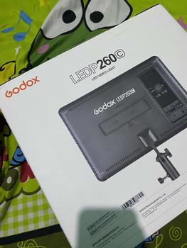 Product Review of Godox Lampu Video LED P260c Portabel Dapat Diredupkan 260 Lampu Video LED Baterai from s**r 0
