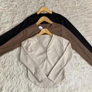 Lov - Kayla Long Sleeve Slim Fit Atasan Wanita Panjang Knit Warna Coklat dan Putih dengan Desain V-Neck