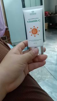 Product Review of KEM CHỐNG NẮNG VITAMIN C (Tặng nước hoa) PHÙ HỢP VỚI MỌI LOẠI DA Skincare Nữ Làm Đẹp Da from O**u 0