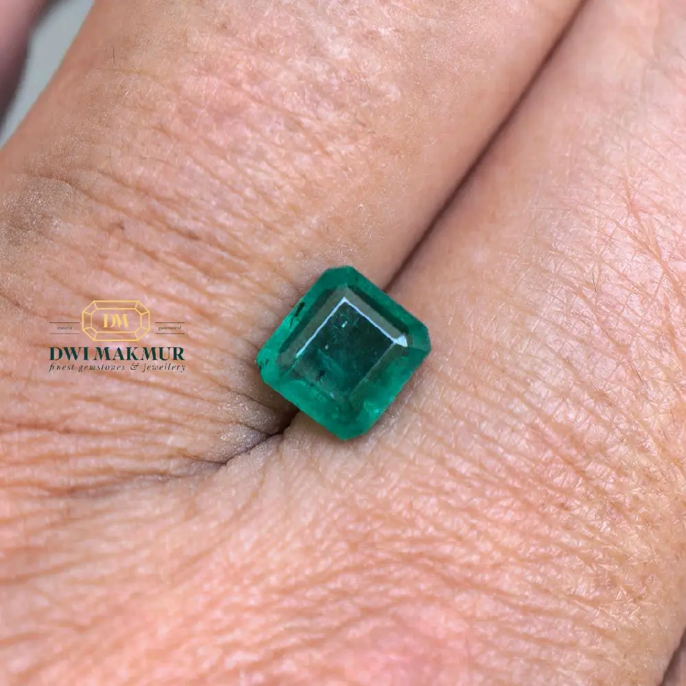 MGL Certified Very Good Color,Minor Oil 1.58 Cts EMERALD Zambia